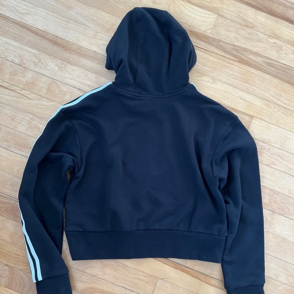 Adidas Sweatshirt - Size L